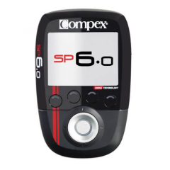Compex Wireless SP6.0 muskuļu stimulācijas ierīces tuvplāns uz balta fona, ar bezvadu tehnoloģiju spēka palielināšanai, atjaunošanai un rehabilitācijai.